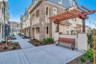 Photo #2: 40973384 Listing