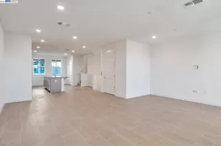 Photo #6: 40973384 Listing