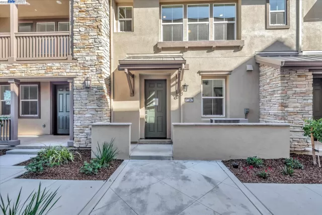 MLS: 40976030 Condo For Sale