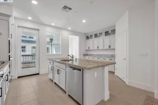 Photo #6: 40981710 Listing 