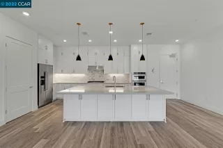 Photo #1: 40982558 Listing 