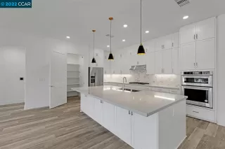 Photo #2: 40982558 Listing 