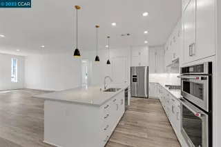 Photo #3: 40982558 Listing 