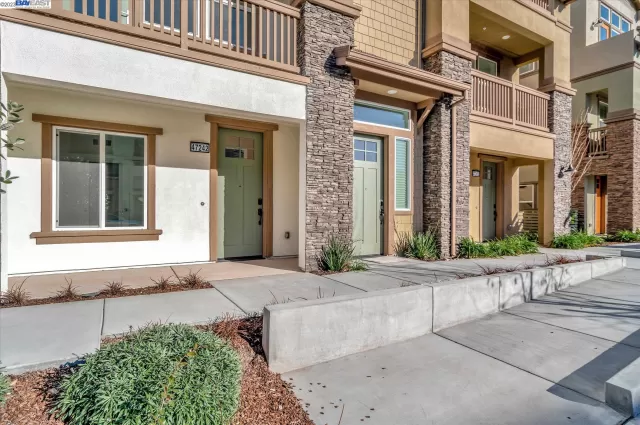 MLS: 40986255 Condo For Sale