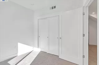 Photo #3: 40986255 Listing