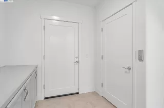 Photo #5: 40986255 Listing