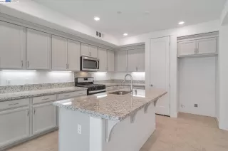 Photo #6: 40986255 Listing