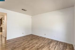 Photo #2: 40993129 Listing