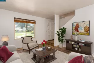 Photo #6: 40993129 Listing