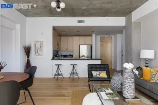 Photo #5: 40996807 Listing 