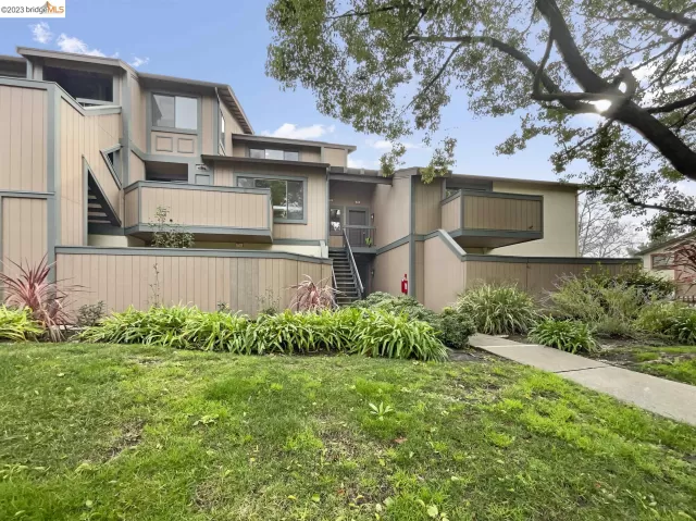 MLS: 41001279 Condo For Sale