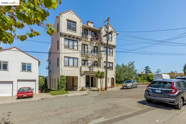 MLS: 41001954 Condo For Sale