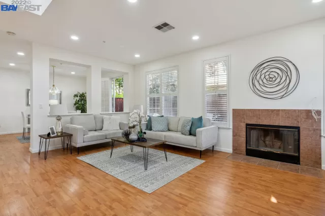 MLS: 41004349 Condo For Sale