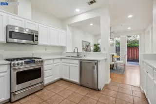 Photo #5: 41004349 Listing 