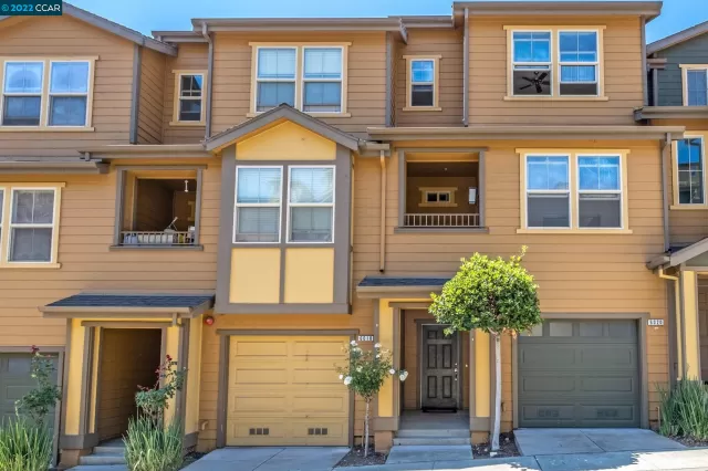 MLS: 41006084 Condo For Sale