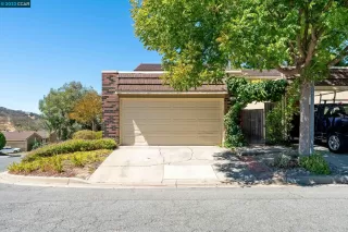 Photo #2: 41007201 Listing