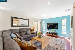 Photo #4: 41007201 Listing