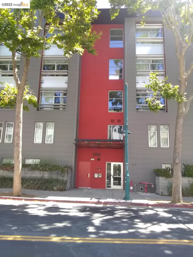 MLS: 41007241 Condo For Sale