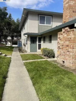 Photo #1: 41007269 Listing