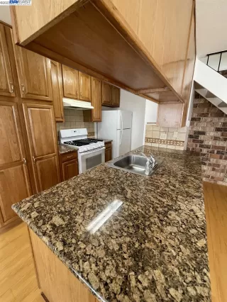 Photo #5: 41007269 Listing