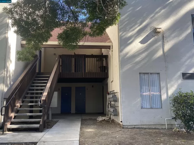 MLS: 41008067 Condo For Sale