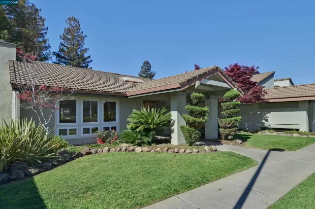 MLS: 41009286 Condo For Sale