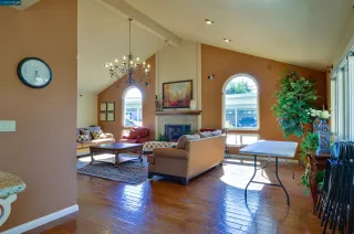 Photo #2: 41009286 Listing