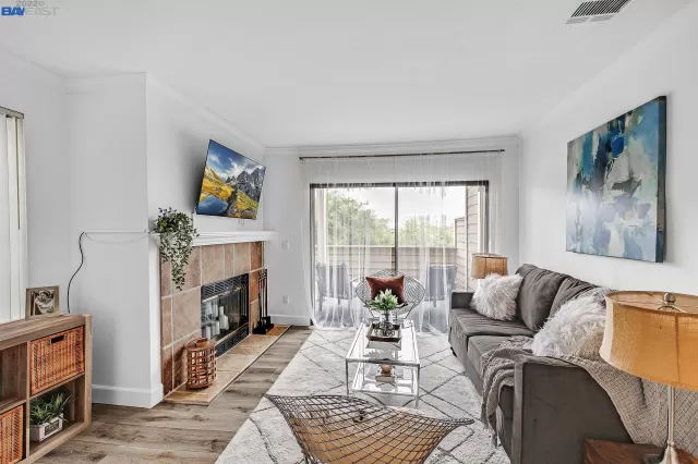 MLS: 41009578 Condo For Sale