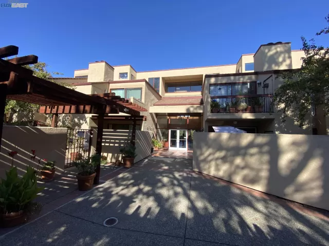 MLS: 41010058 Condo For Sale