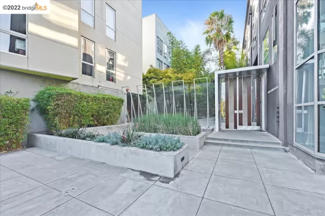 MLS: 41010115 Condo For Sale