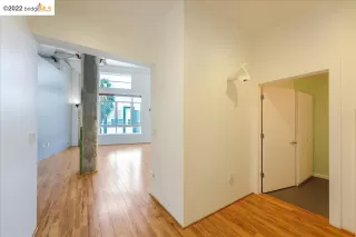 Photo #6: 41010115 Listing