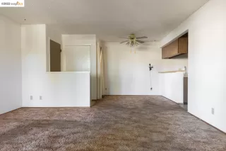 Photo #6: 41010330 Listing 