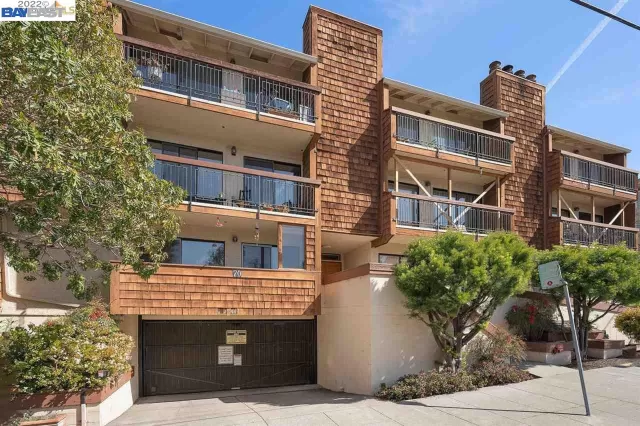 MLS: 41010339 Condo For Sale