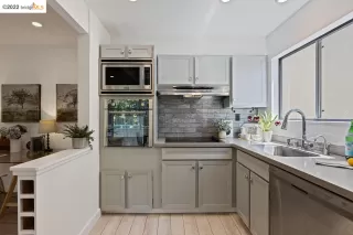 Photo #5: 41010400 Listing