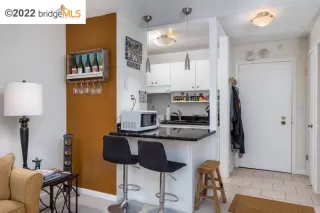 Photo #1: 41010818 Listing 