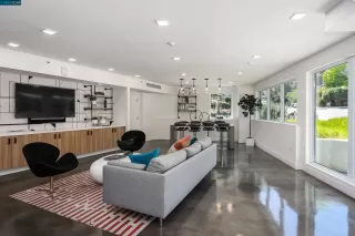 Photo #6: 41011160 Listing