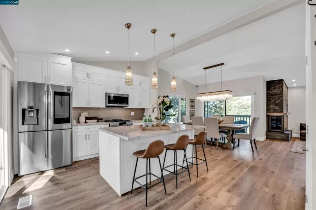 MLS: 41011551 Condo For Sale