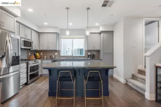 Photo #1: 41012039 Listing