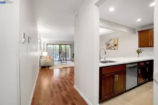 Photo #3: 41012135 Listing