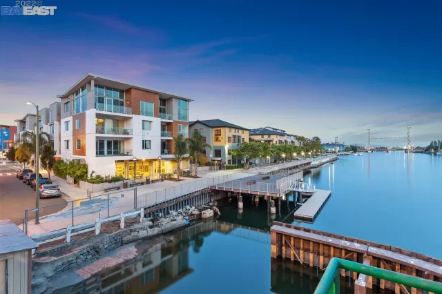 MLS: 41012138 Condo For Sale