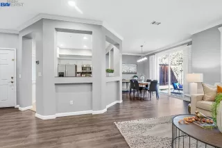 Photo #5: 41012486 Listing