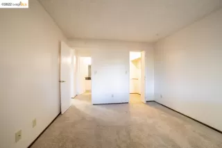 Photo #2: 41012632 Listing