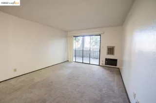 Photo #3: 41012632 Listing