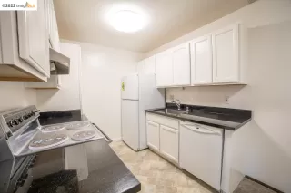 Photo #6: 41012632 Listing