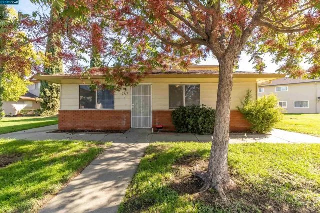 MLS: 41012636 Condo For Sale