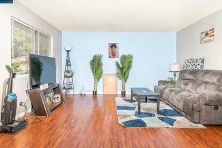 Photo #3: 41012636 Listing 