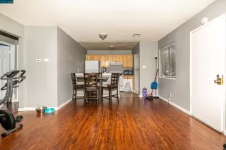 Photo #5: 41012636 Listing 