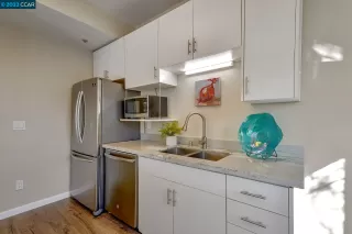 Photo #6: 41012877 Listing