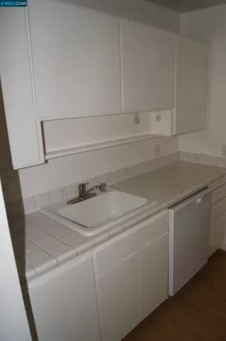 Photo #5: 41012930 Listing 