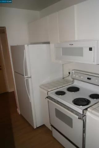 Photo #6: 41012930 Listing 